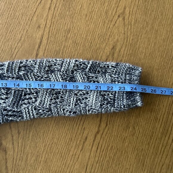 Double Zero Grey/White Color Block Knit Sweater Size L - Picture 5 of 10